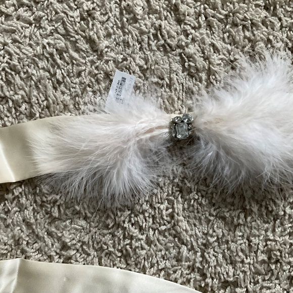 J.CREW COLLECTION SILK WEDDING SASH WITH FEATHER BOW. COLOR: IVORY. - Picture 5 of 6
